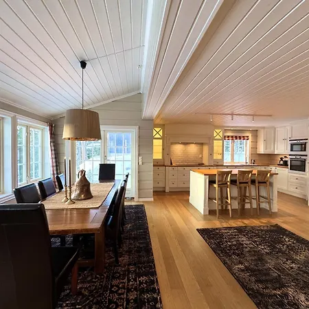 別荘 Spacious Detached House Of 209 Sqm In The Heart Of *