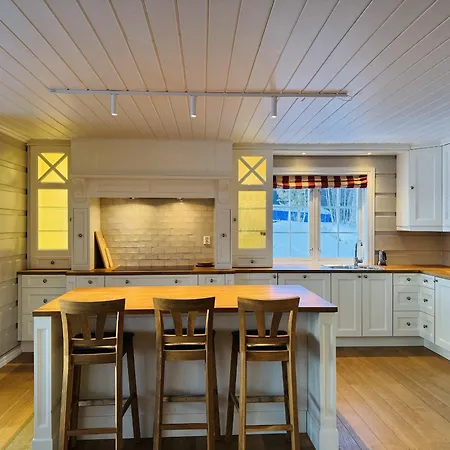 Spacious Detached House Of 209 Sqm In The Heart Of * ヤイロ