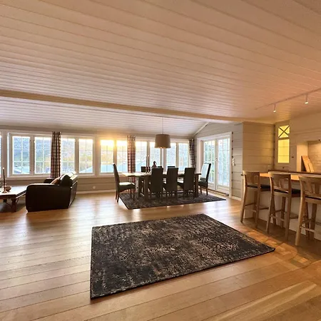 別荘 Spacious Detached House Of 209 Sqm In The Heart Of