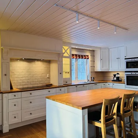 Spacious Detached House Of 209 Sqm In The Heart Of * ヤイロ