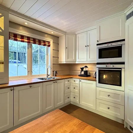 Spacious Detached House Of 209 Sqm In The Heart Of * ヤイロ