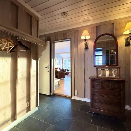 Spacious Detached House Of 209 Sqm In The Heart Of ヤイロ