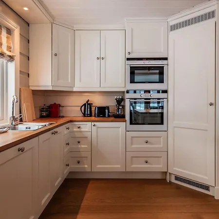 Spacious Detached House Of 209 Sqm In The Heart Of Vakantiehuis