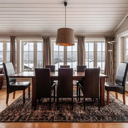 Spacious Detached House Of 209 Sqm In The Heart Of *