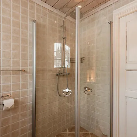Spacious Detached House Of 209 Sqm In The Heart Of Hébergement de vacances *
