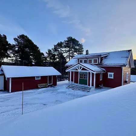 Дом отдыха Spacious Detached House Of 209 Sqm In The Heart Of Гейло